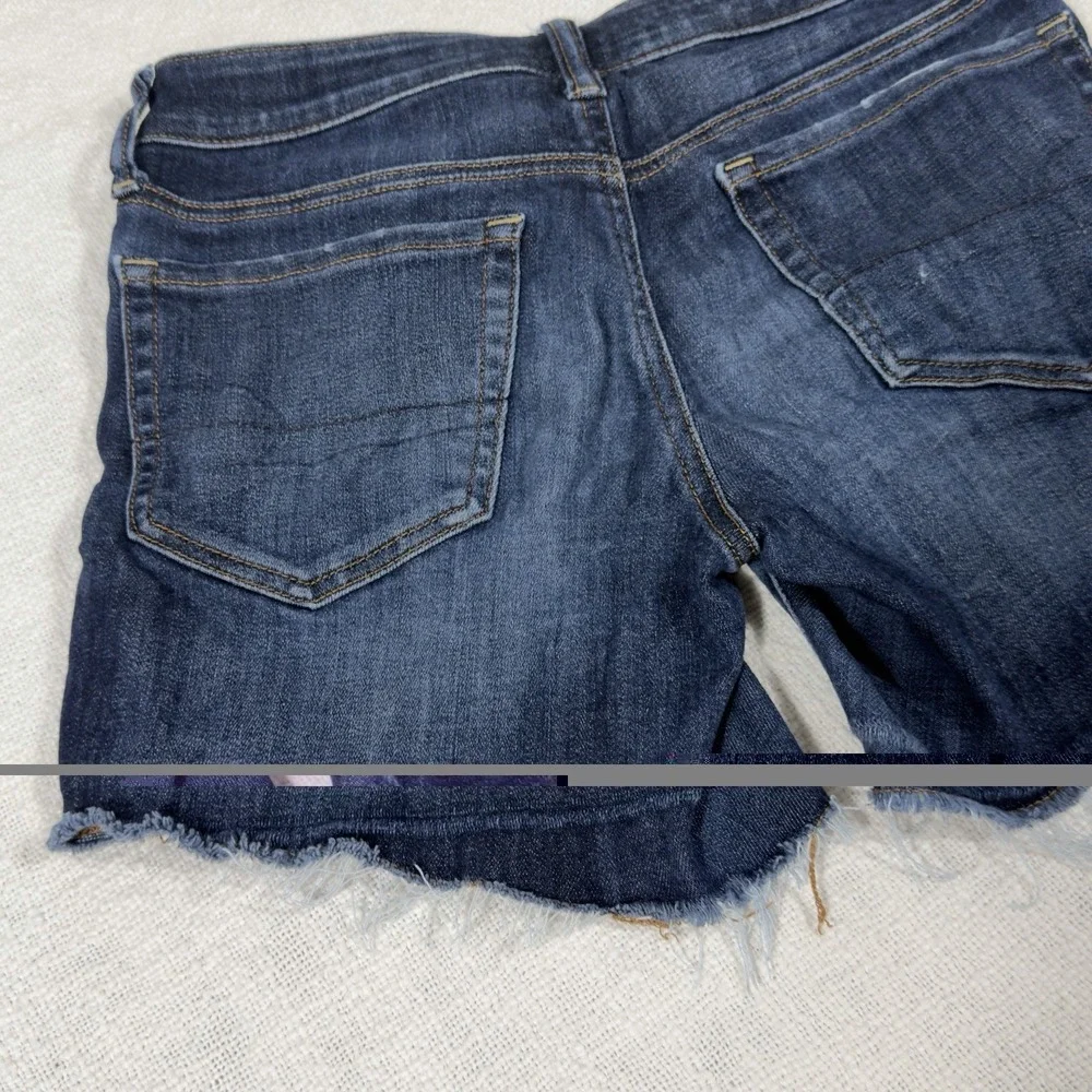 American‎ Eagle Next Level Stretch Midi Distressed Blue Jean Shorts Size 2 Dark